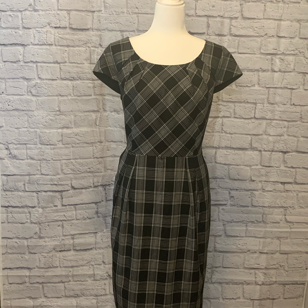 Tahari black and white plaid sheath dress - size 14